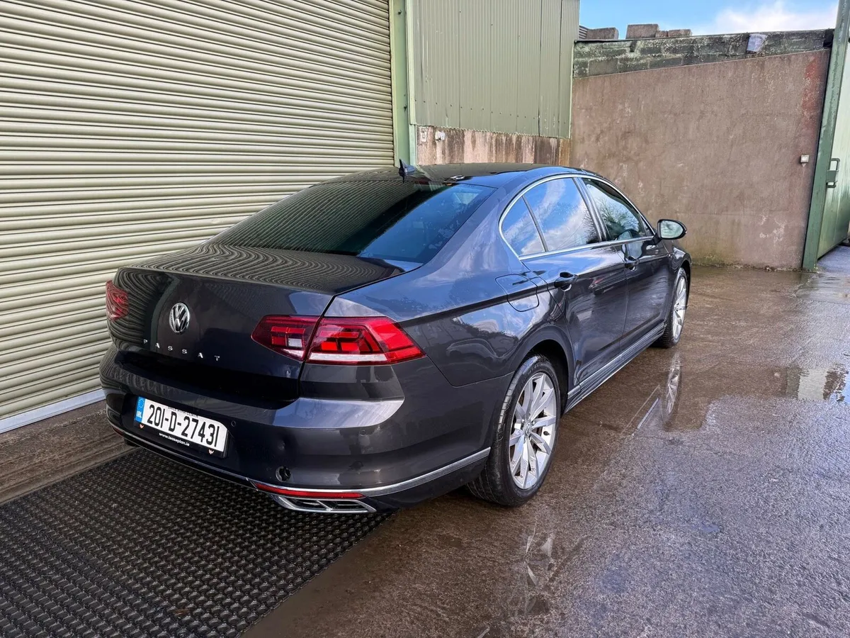 2020 Volkswagen Passat R-Line - Image 3