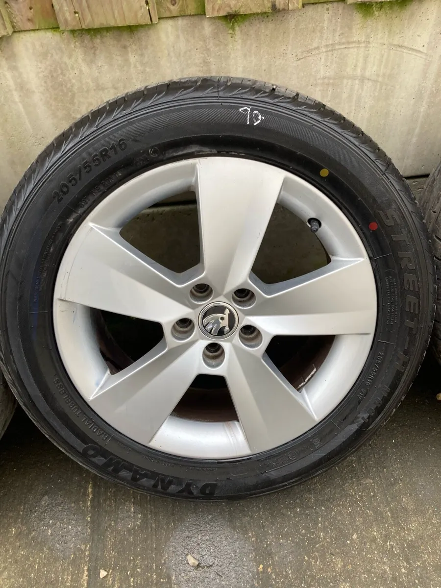 Lot 90 Skoda Seat Vw Audi alloys - Image 1