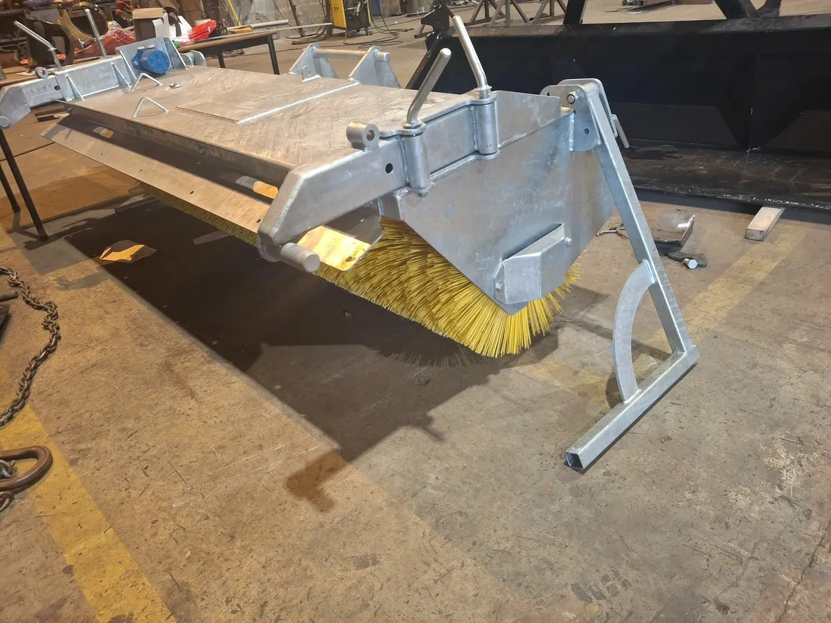 ROAD / YARD SWEEPS - Image 4