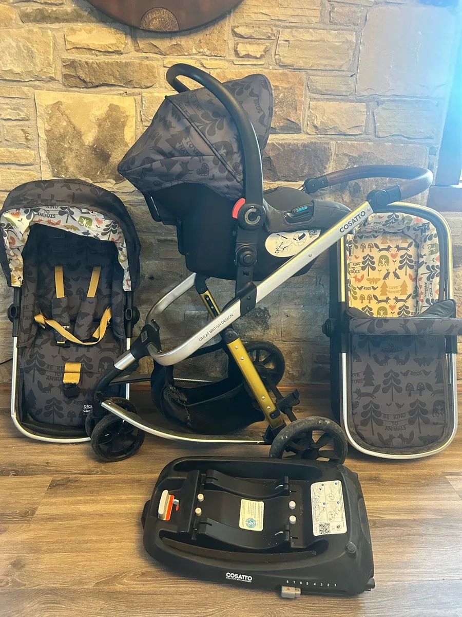 Cosatto travel system with iso fix base - Image 1