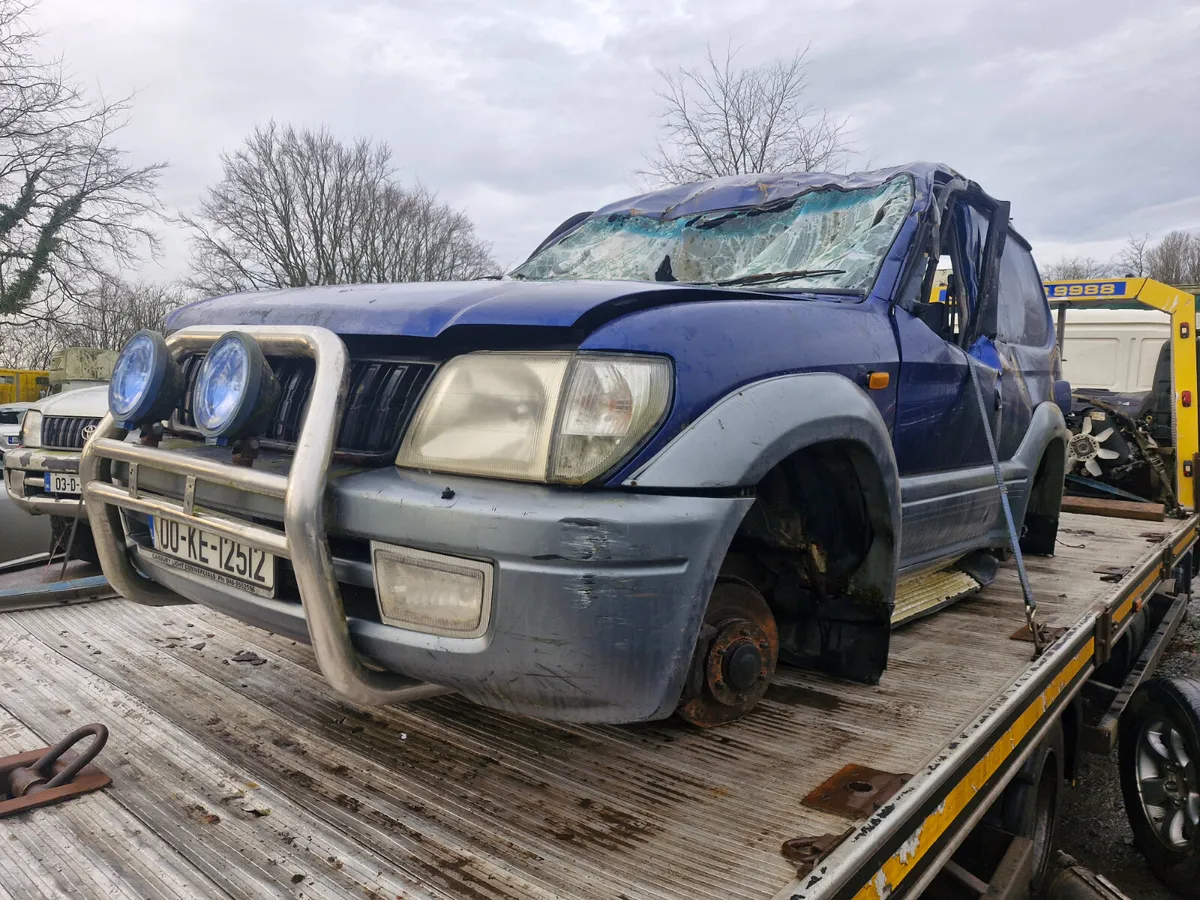 Toyota landcruiser 96 to 03 breaking for parts - Image 1