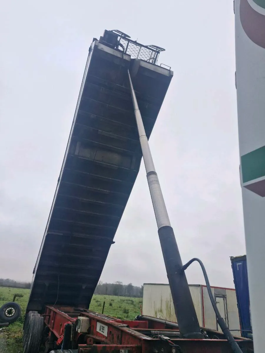 Bulk Tipper - Image 1