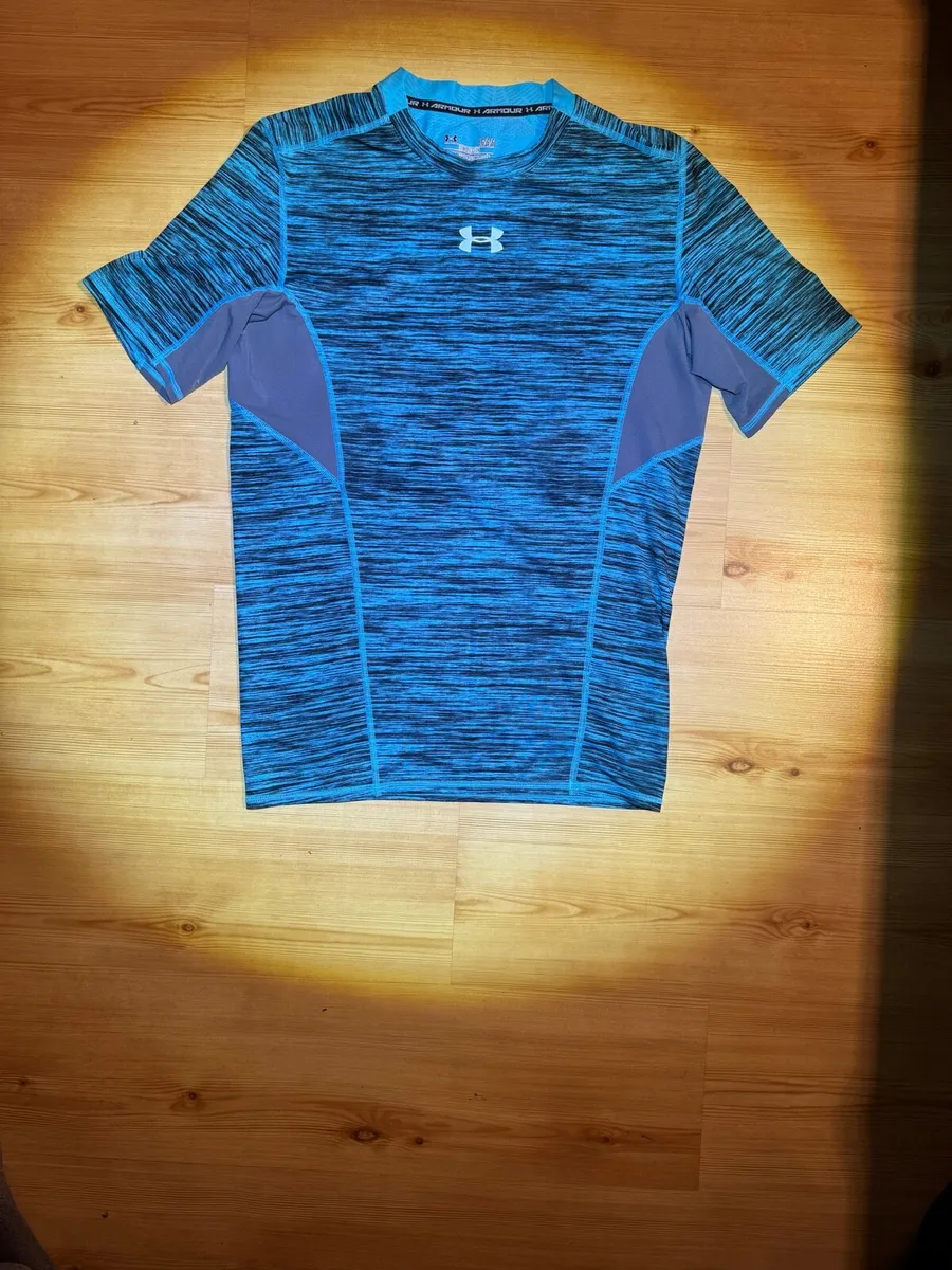 6 X Under Armour Short Sleeve GYM T Shirts - Image 1