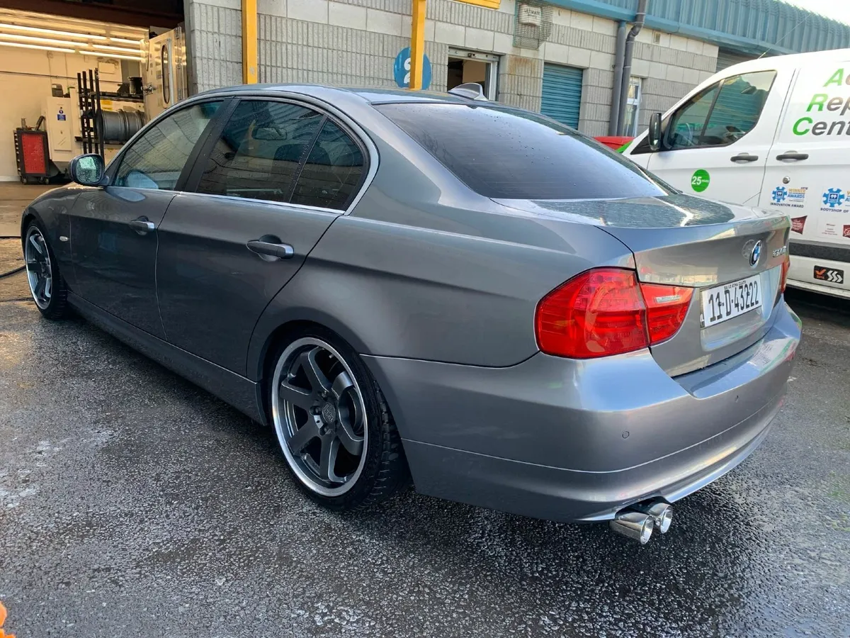 BMW 3-Series 2011 low km chain done automatic - Image 2