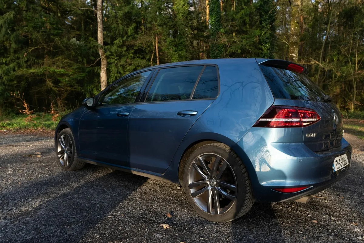 2017 Volkswagen Golf Highline - Image 1