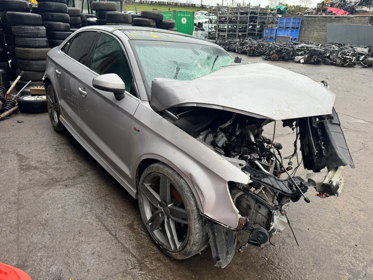 Breaking 2014 Audi a3 saloon 2.0 tdi s-line - Image 1