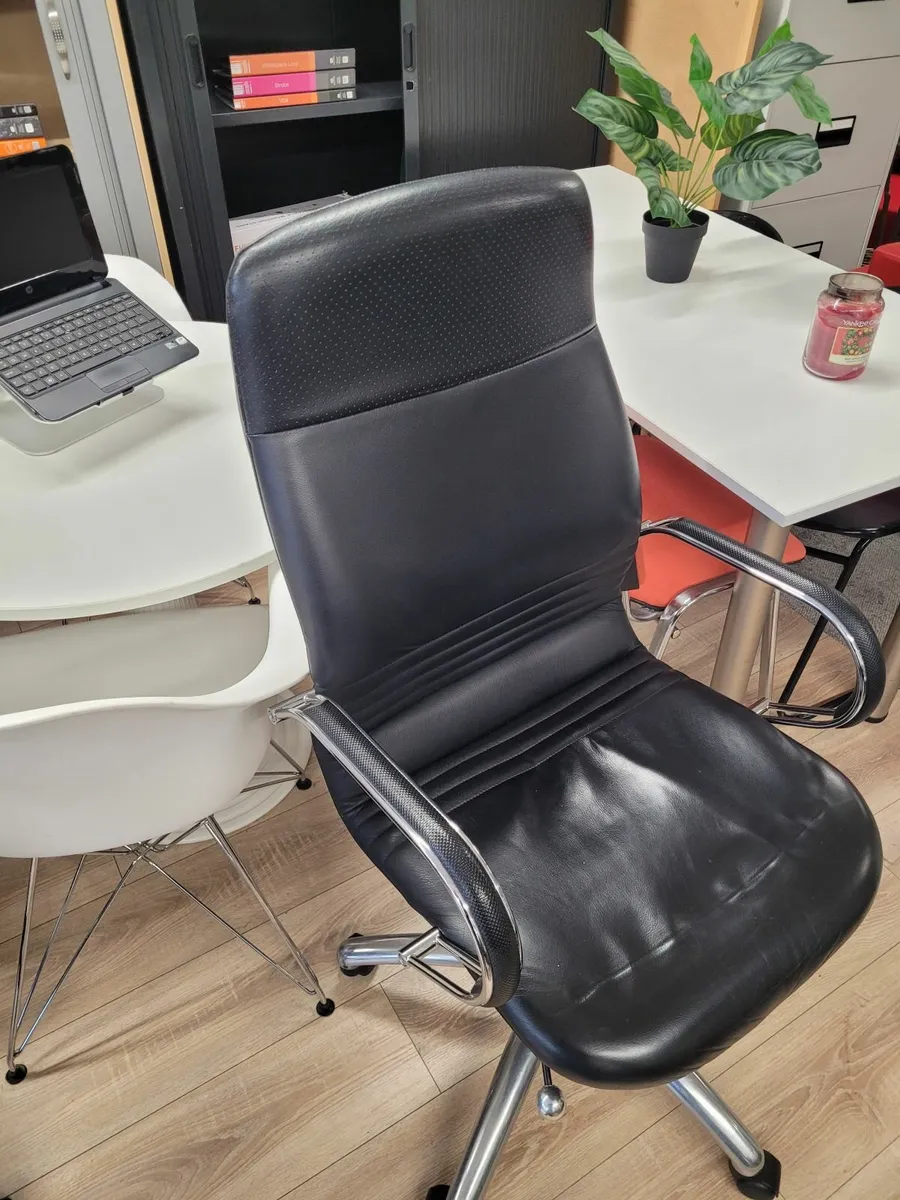 Office Swivel Chairs - Image 1