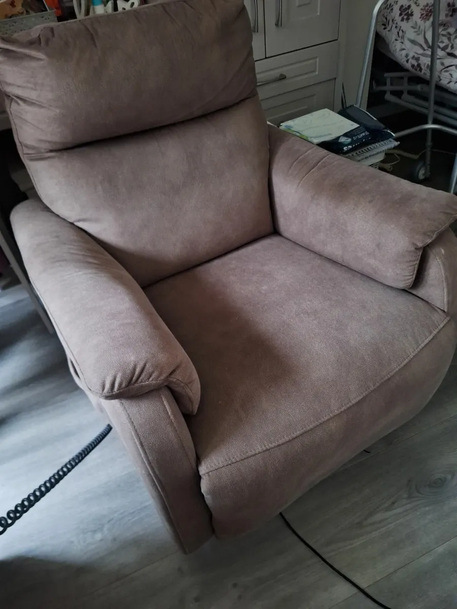 Riser chair for the elderly - Image 1