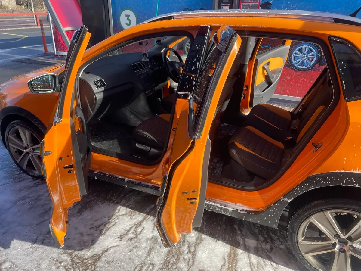 Volkswagen Cross Polo - Image 3