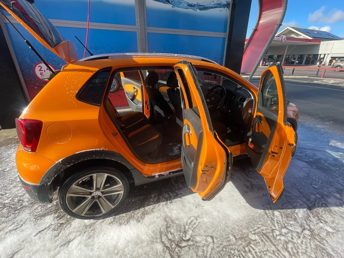 Volkswagen Cross Polo - Image 4