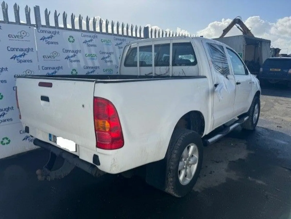 2010 TOYOTA HILUX 2.5D JUST IN FOR BREAKING - Image 3