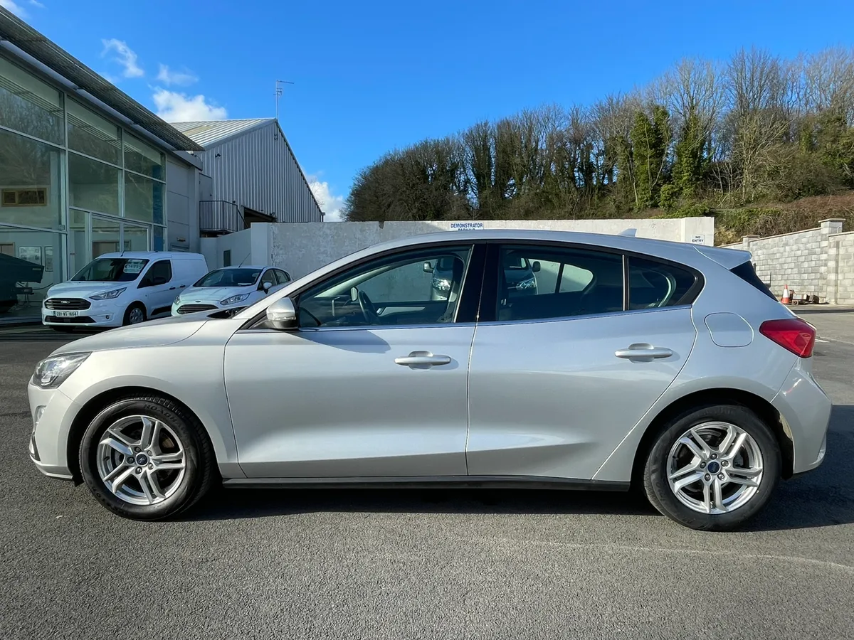 Ford Focus 2022 - Image 3