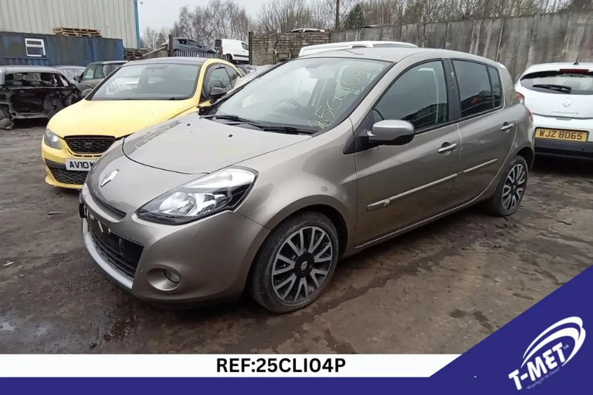 2012 RENAULT CLIO BREAKING FOR PARTS - Image 1