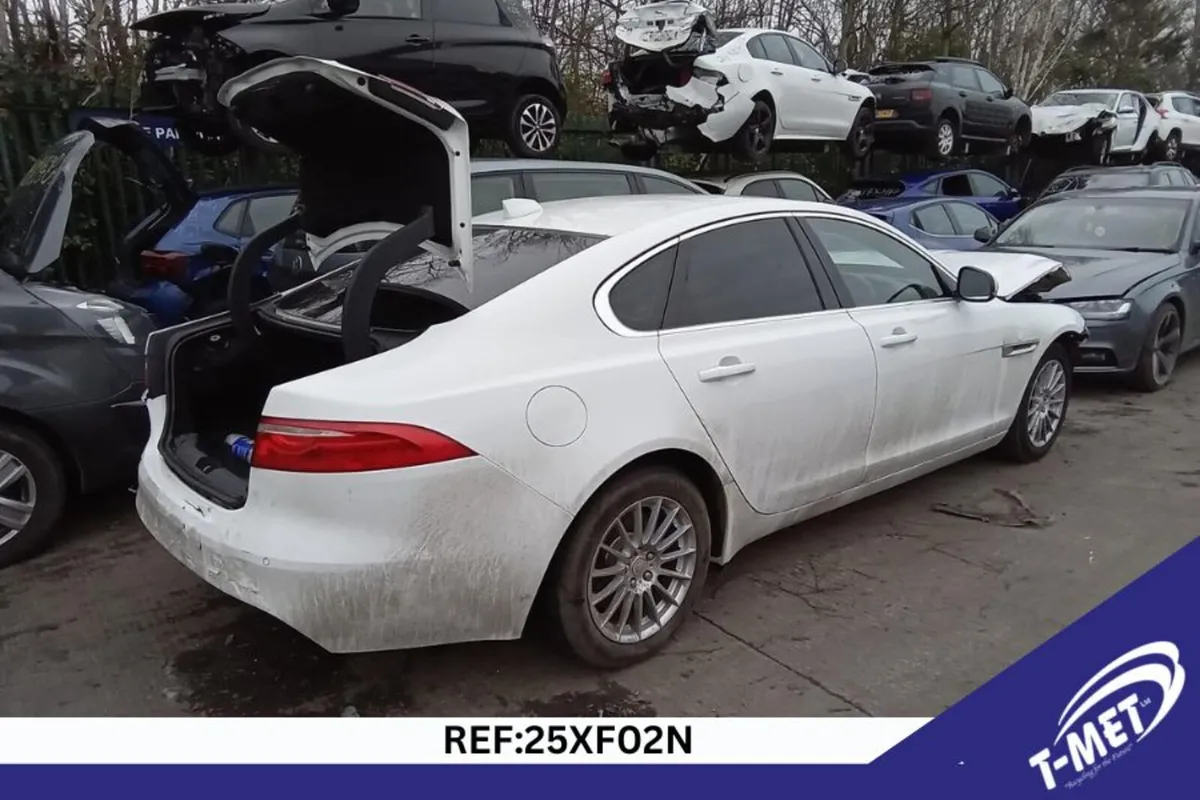2015 JAGUAR XF BREAKING FOR PARTS - Image 1