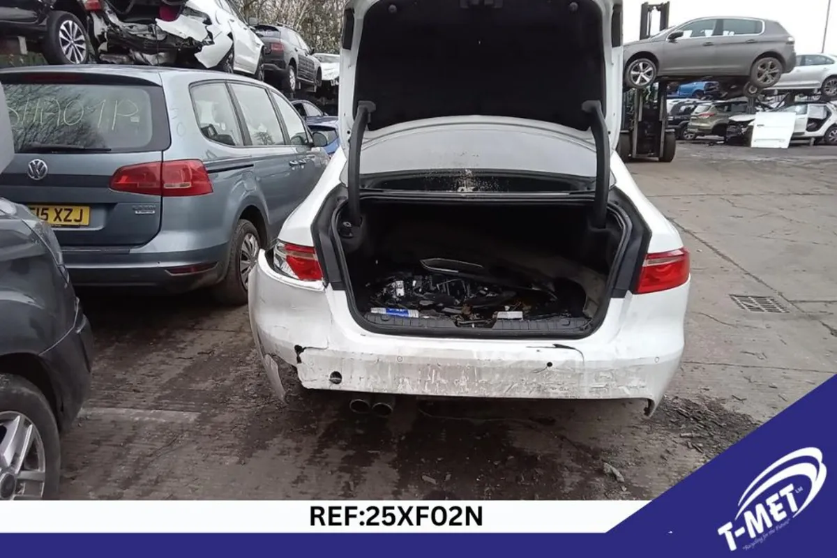 2015 JAGUAR XF BREAKING FOR PARTS - Image 3