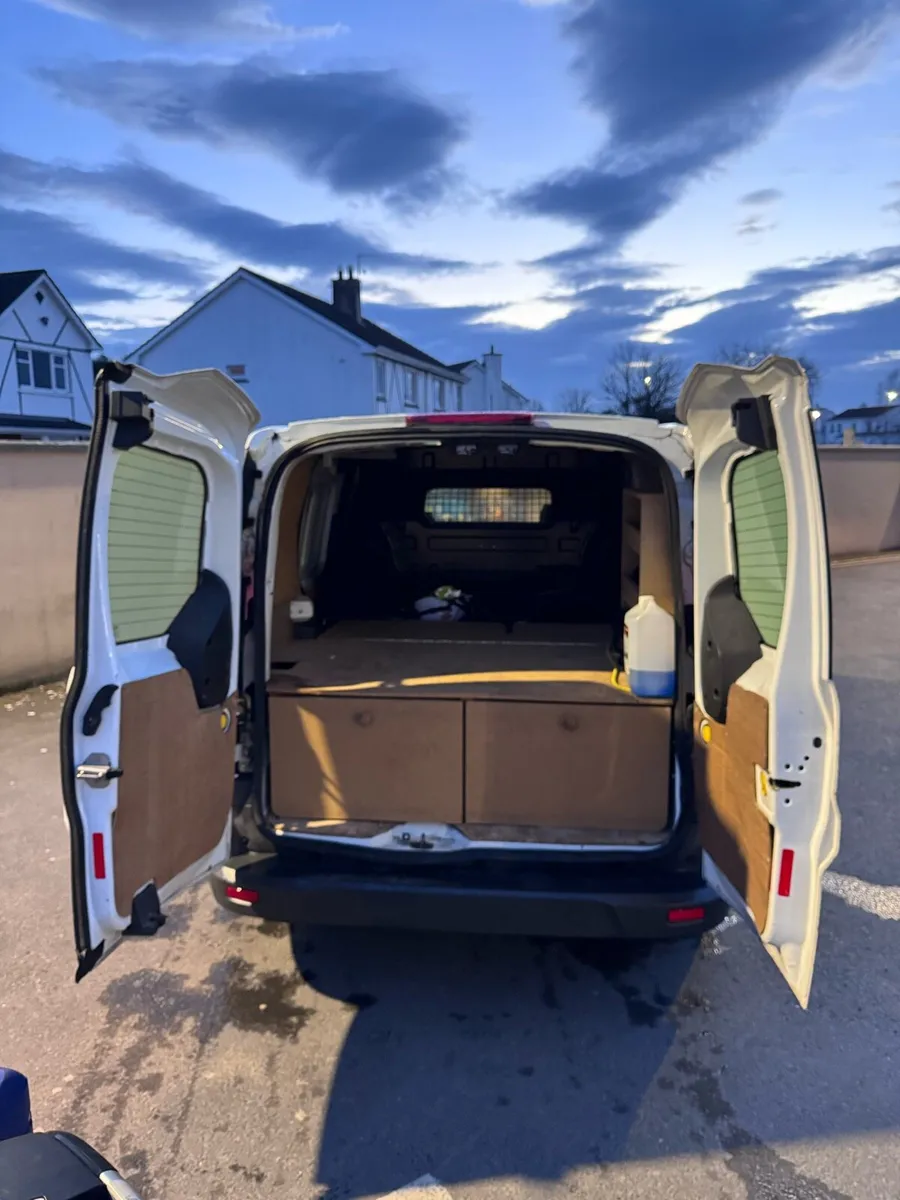Ford Transit Connect - Image 4