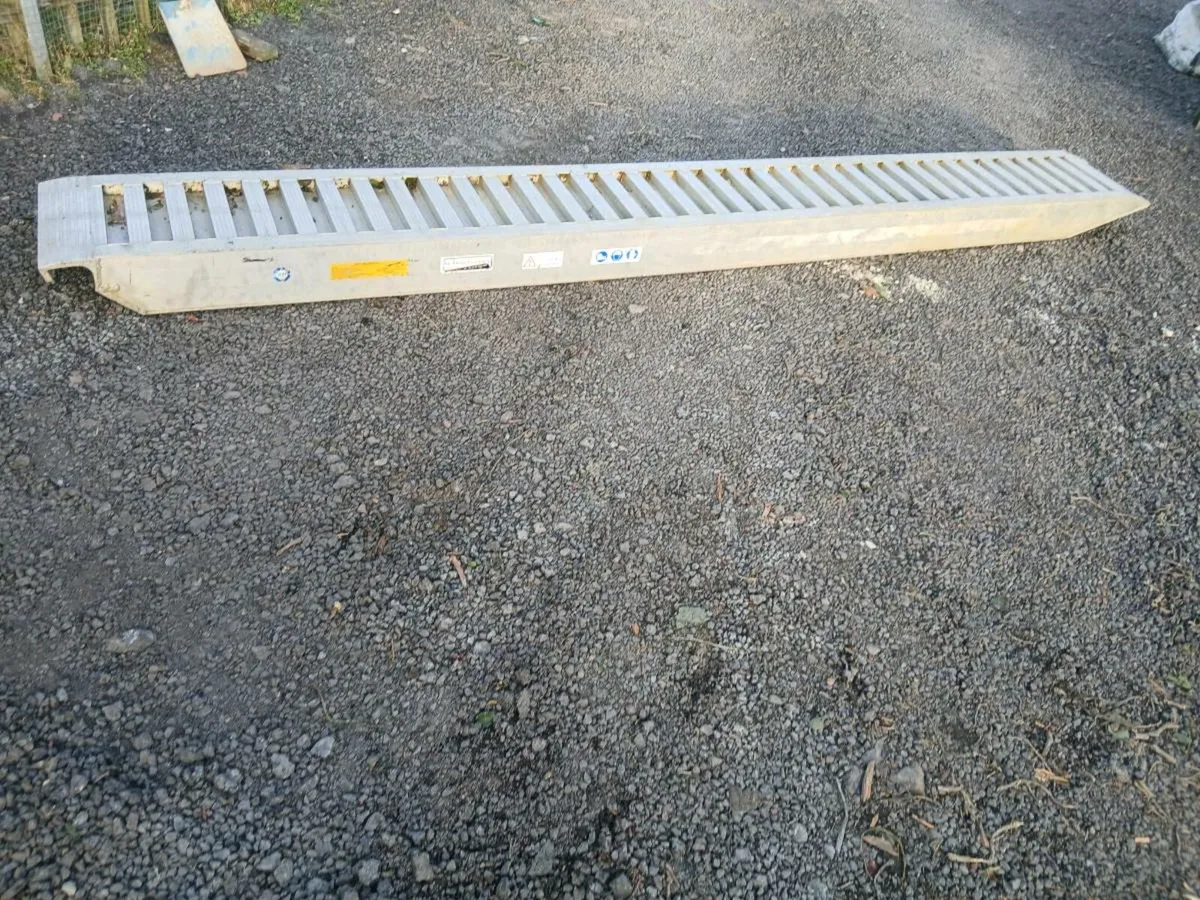 4mtr alu ramps 6.9ton rated - Image 2