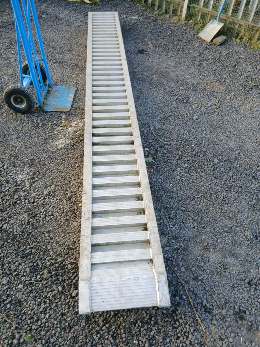 4mtr alu ramps 6.9ton rated - Image 3