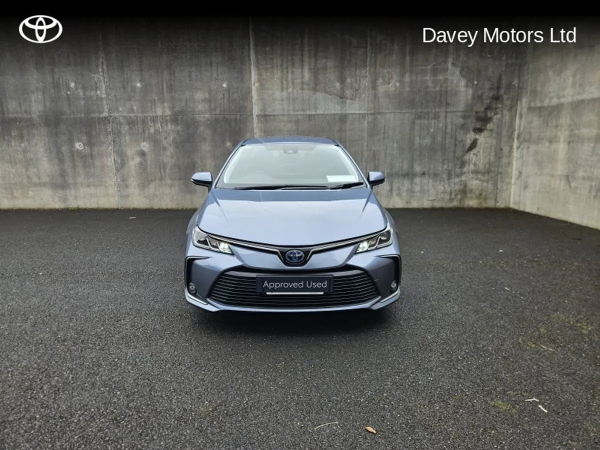 Toyota Corolla Corolla HYB Luna Saloon - Image 4