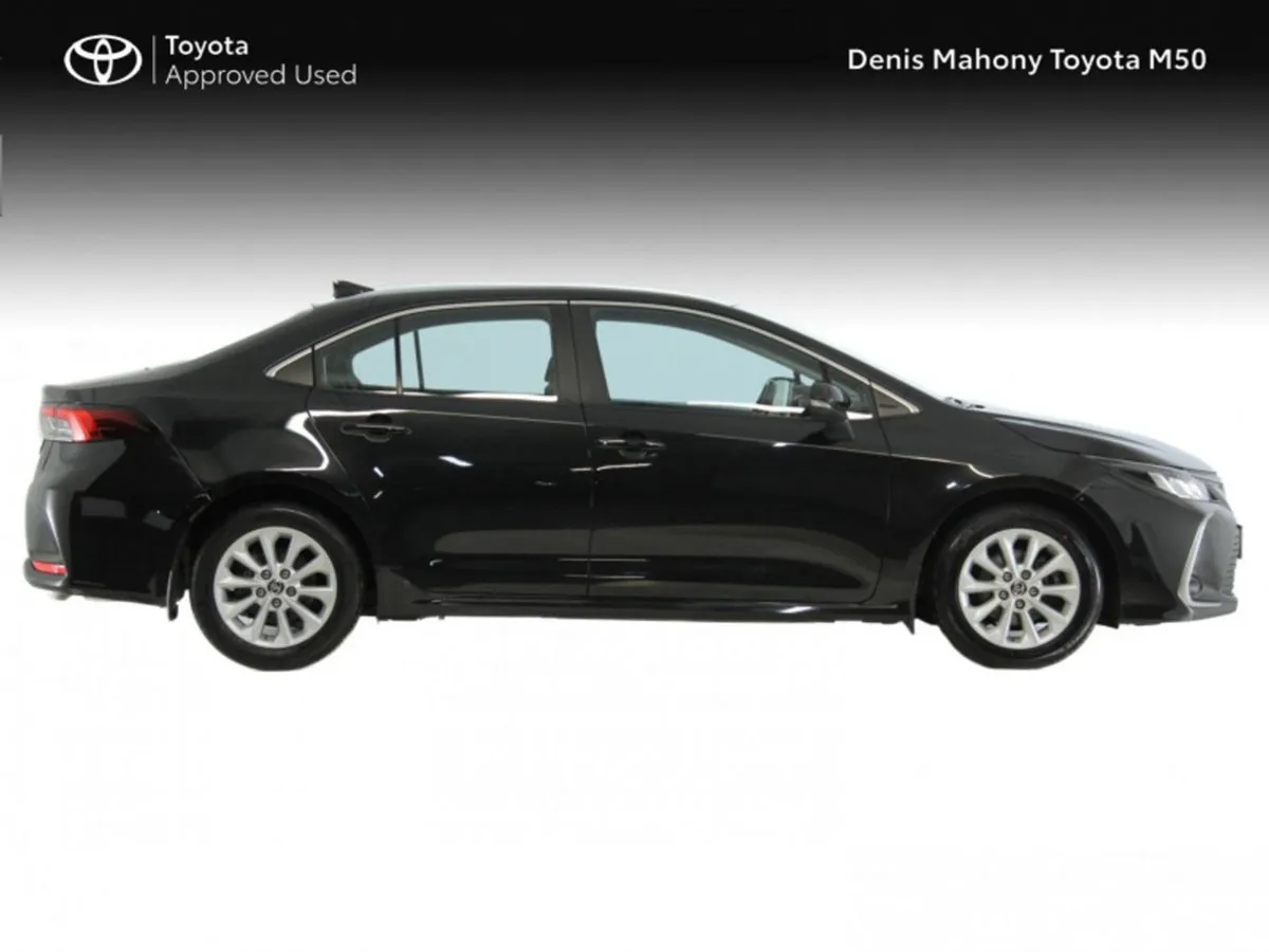 Toyota Corolla Hybrid Luna Saloon Auto - Image 3