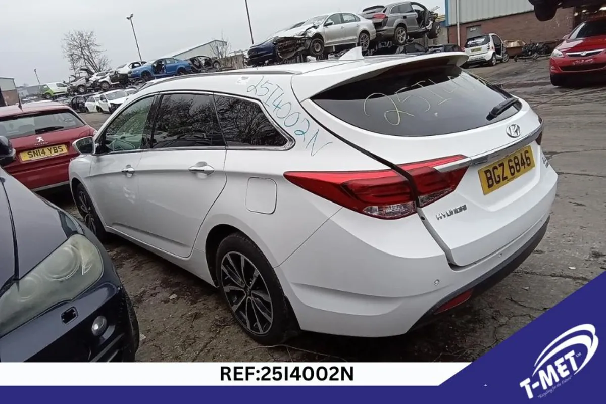 2016 HYUNDAI I40 BREAKING FOR PARTS - Image 4