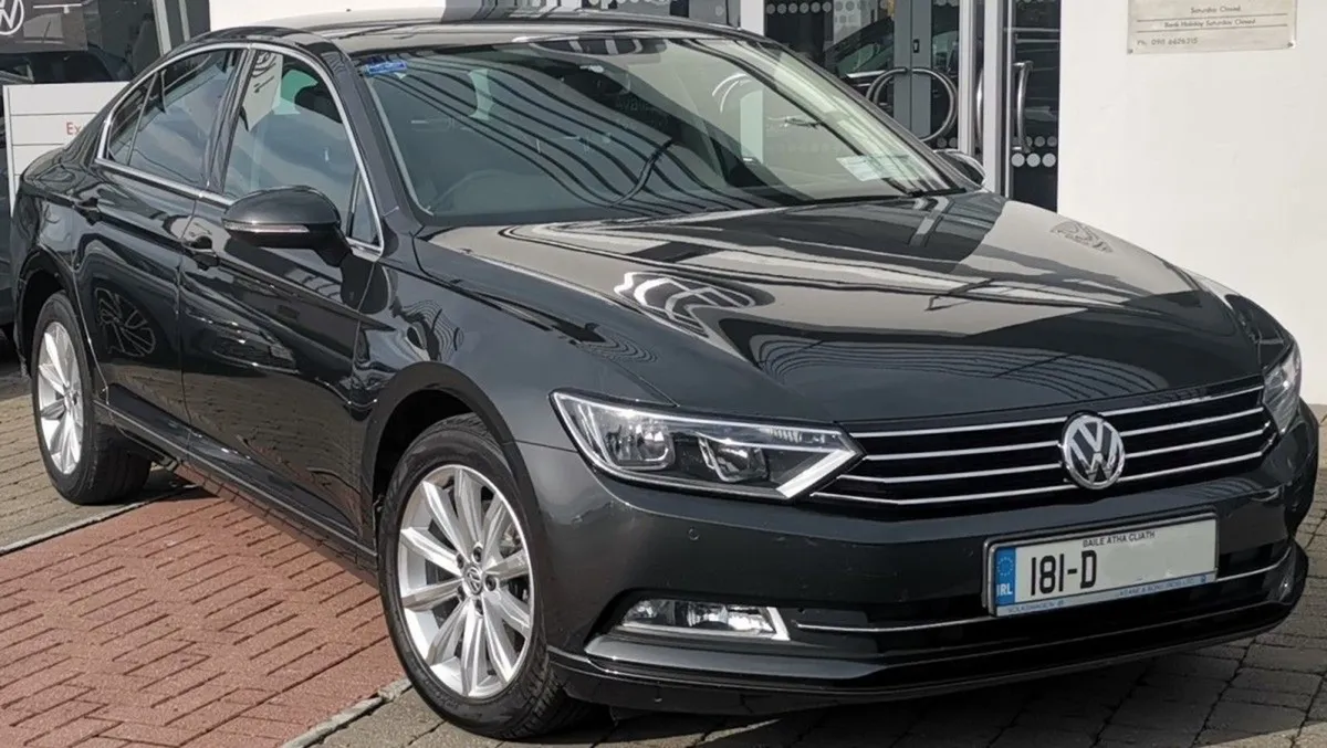 Volkswagen Passat Comfortline 1.6 TDI 120HP  rear - Image 1