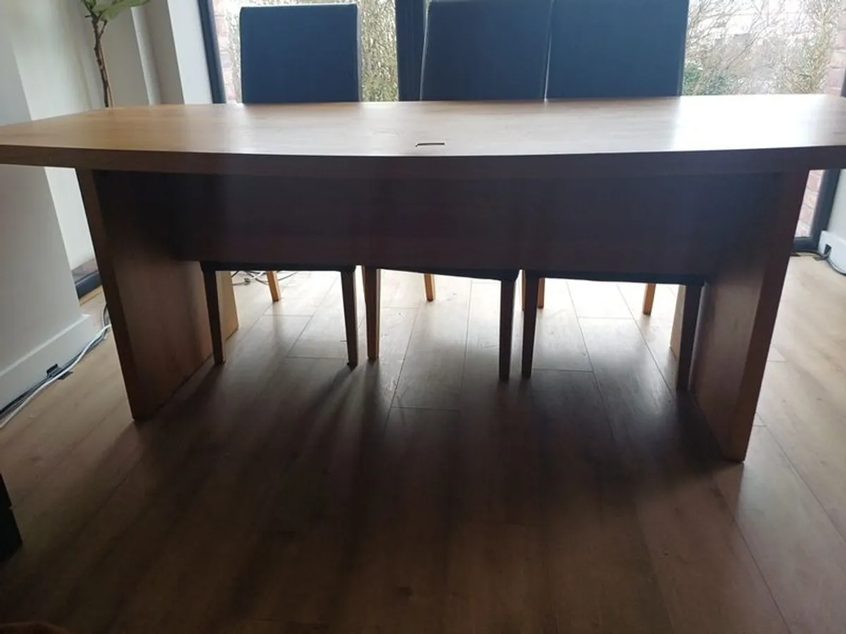 table - Image 1