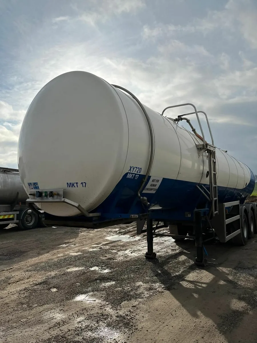 HGV TANKER WITH 6" OUTLET - Image 2