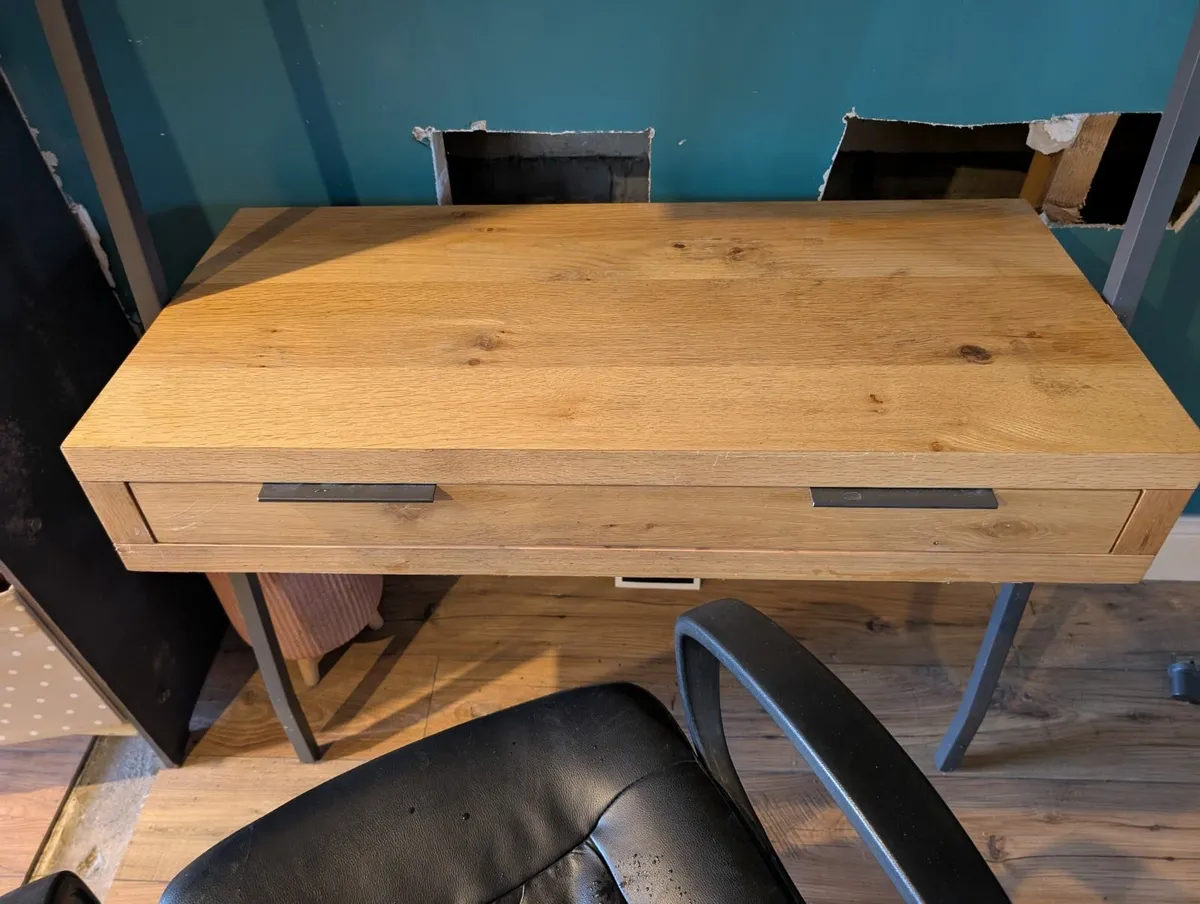 Desk with shelves - Image 1