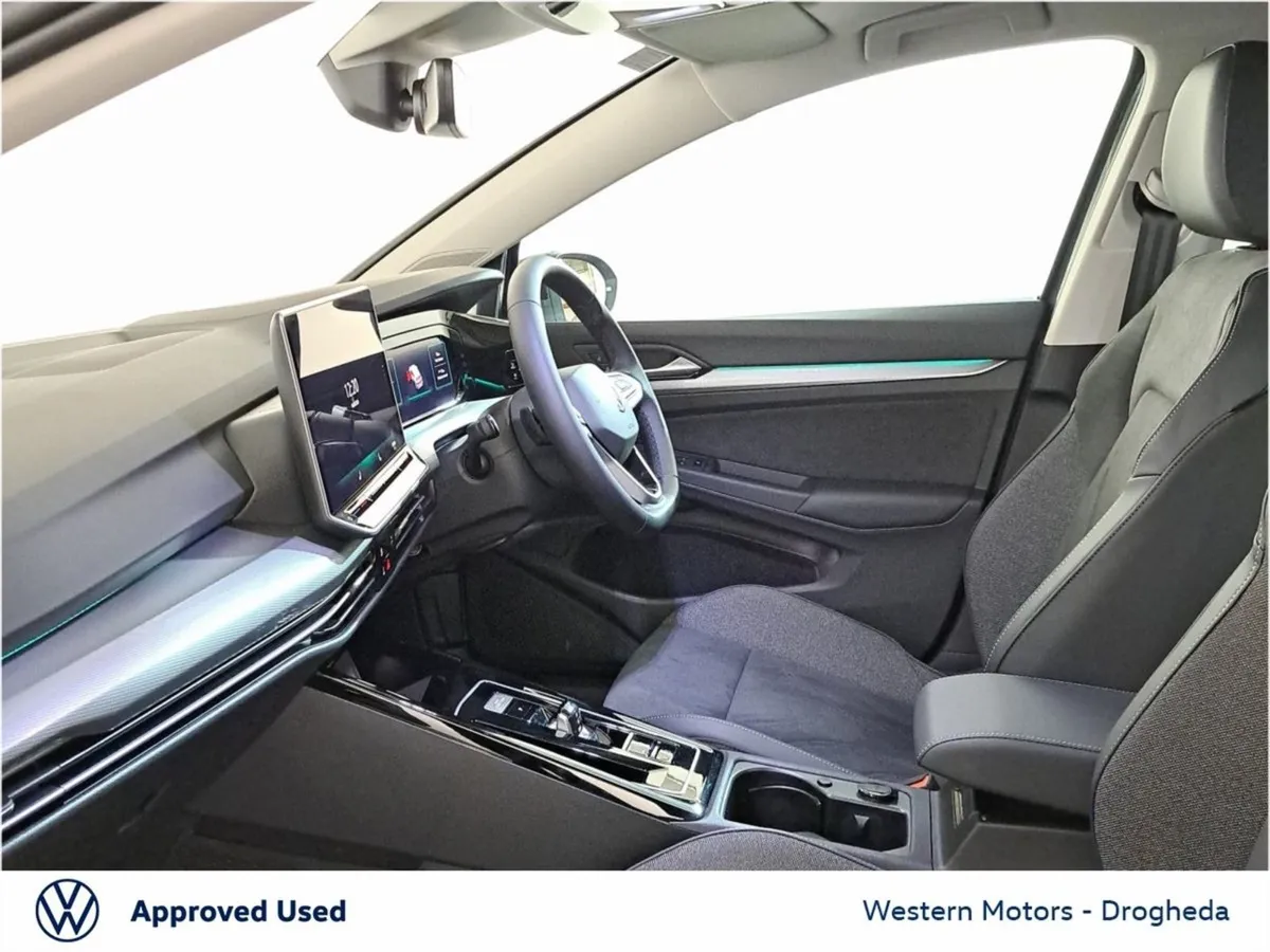 Volkswagen Golf Golf Style 1.5 TSI Auto  pre-reg - Image 4