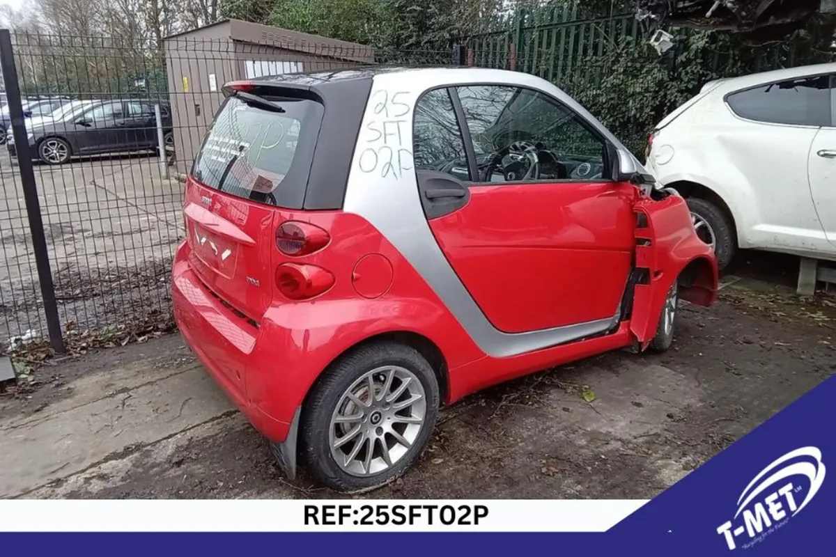 2012 SMART FORTWO BREAKING FOR PARTS - Image 1