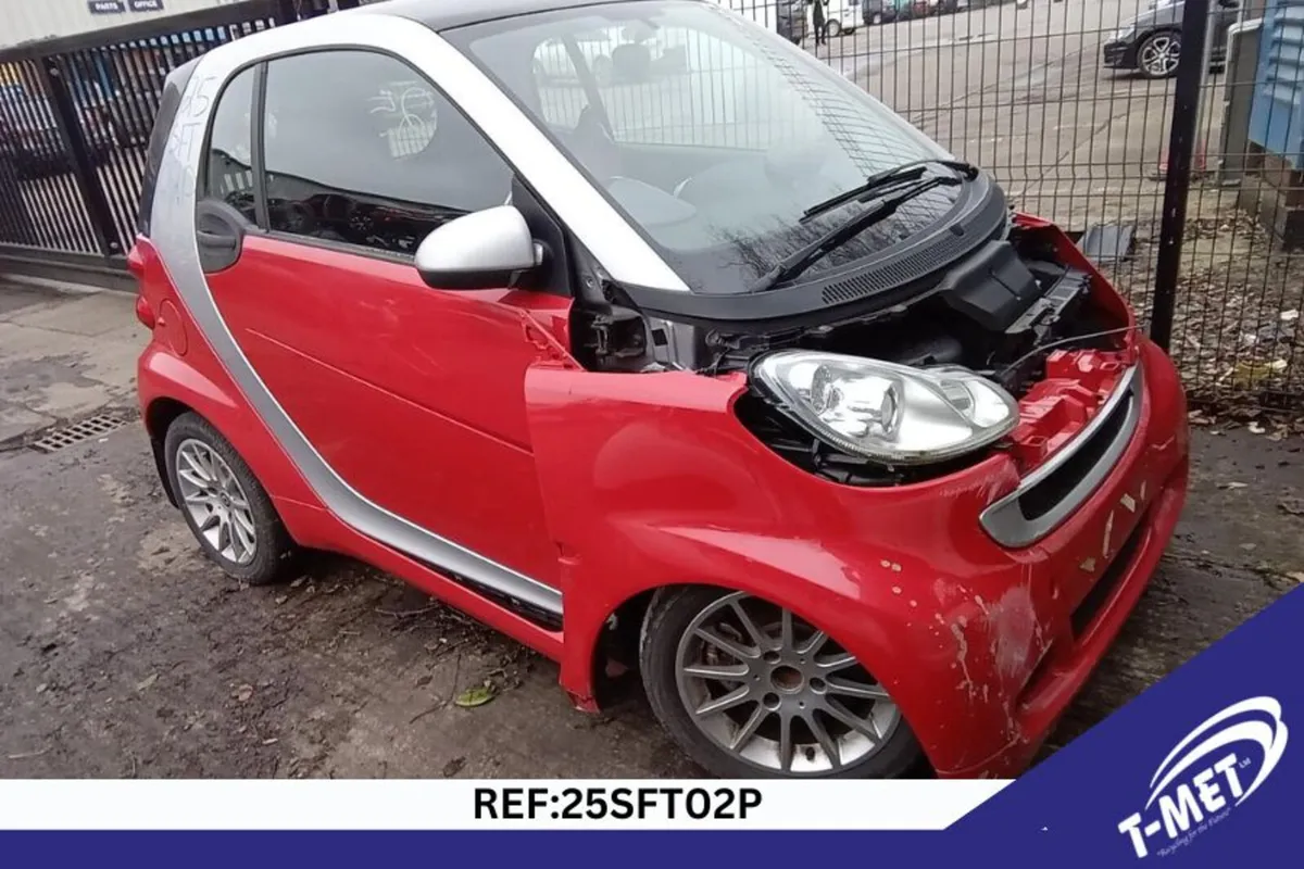 2012 SMART FORTWO BREAKING FOR PARTS - Image 4