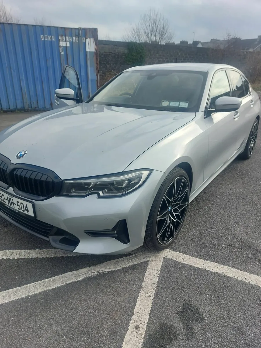 BMW 320I Sport 3-Series 2019 - Image 2