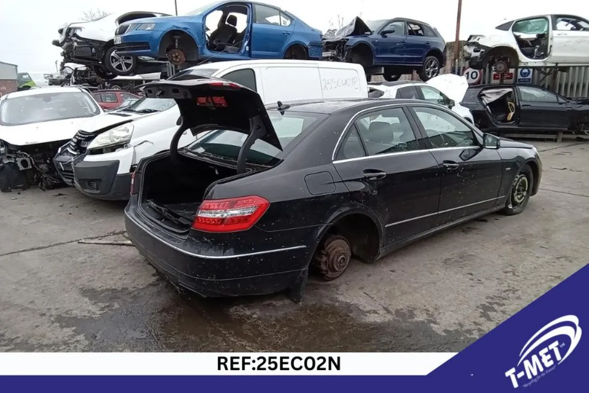 2012 MERCEDES  E-CLASS BREAKING FOR PARTS - Image 4