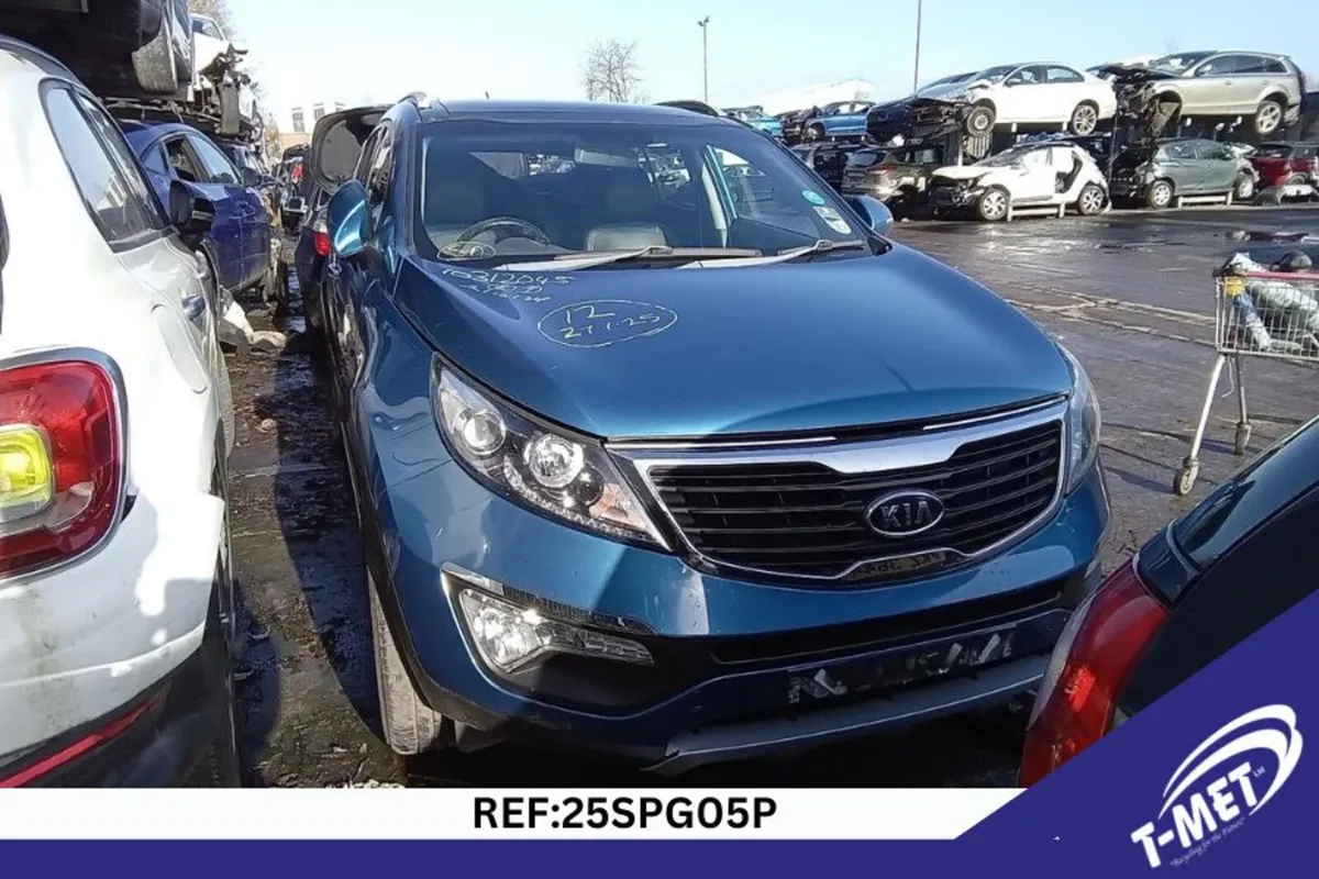 2011 KIA SPORTAGE REAKING FOR PARTS - Image 2