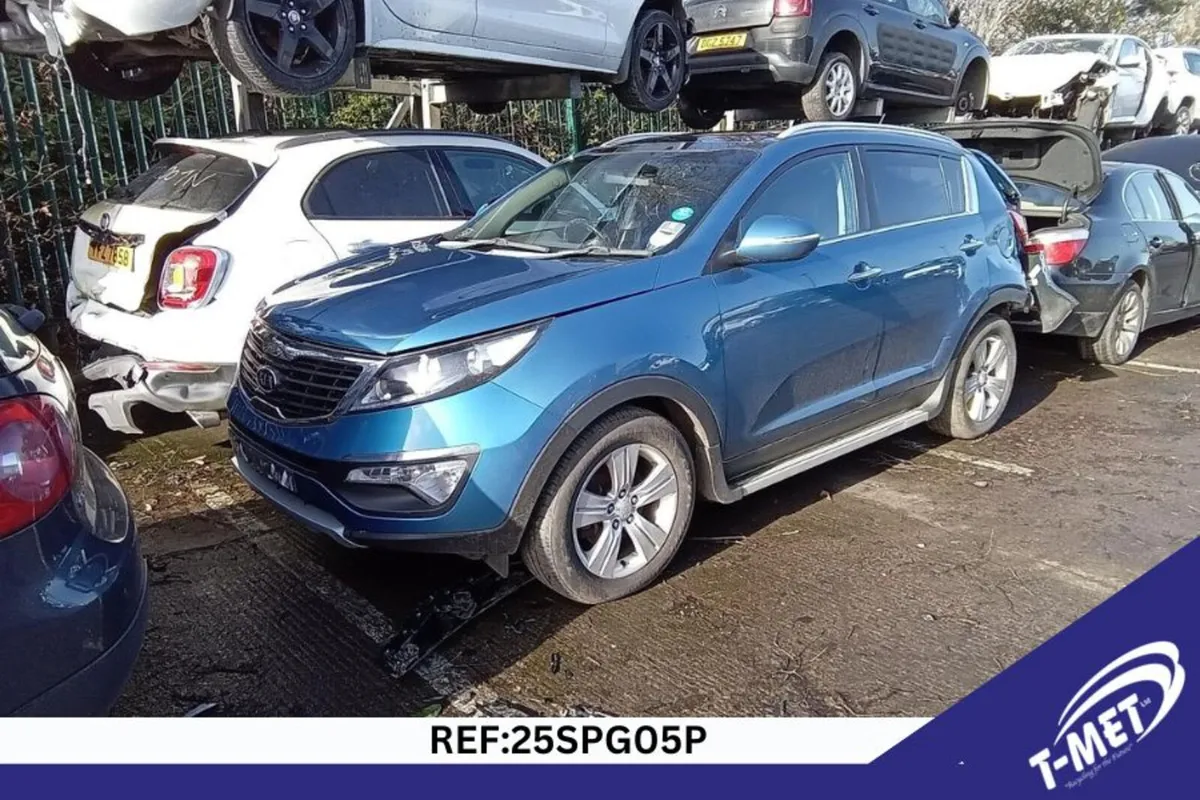 2011 KIA SPORTAGE REAKING FOR PARTS - Image 1