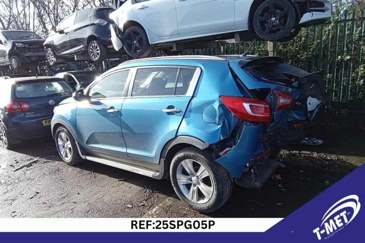 2011 KIA SPORTAGE REAKING FOR PARTS - Image 3