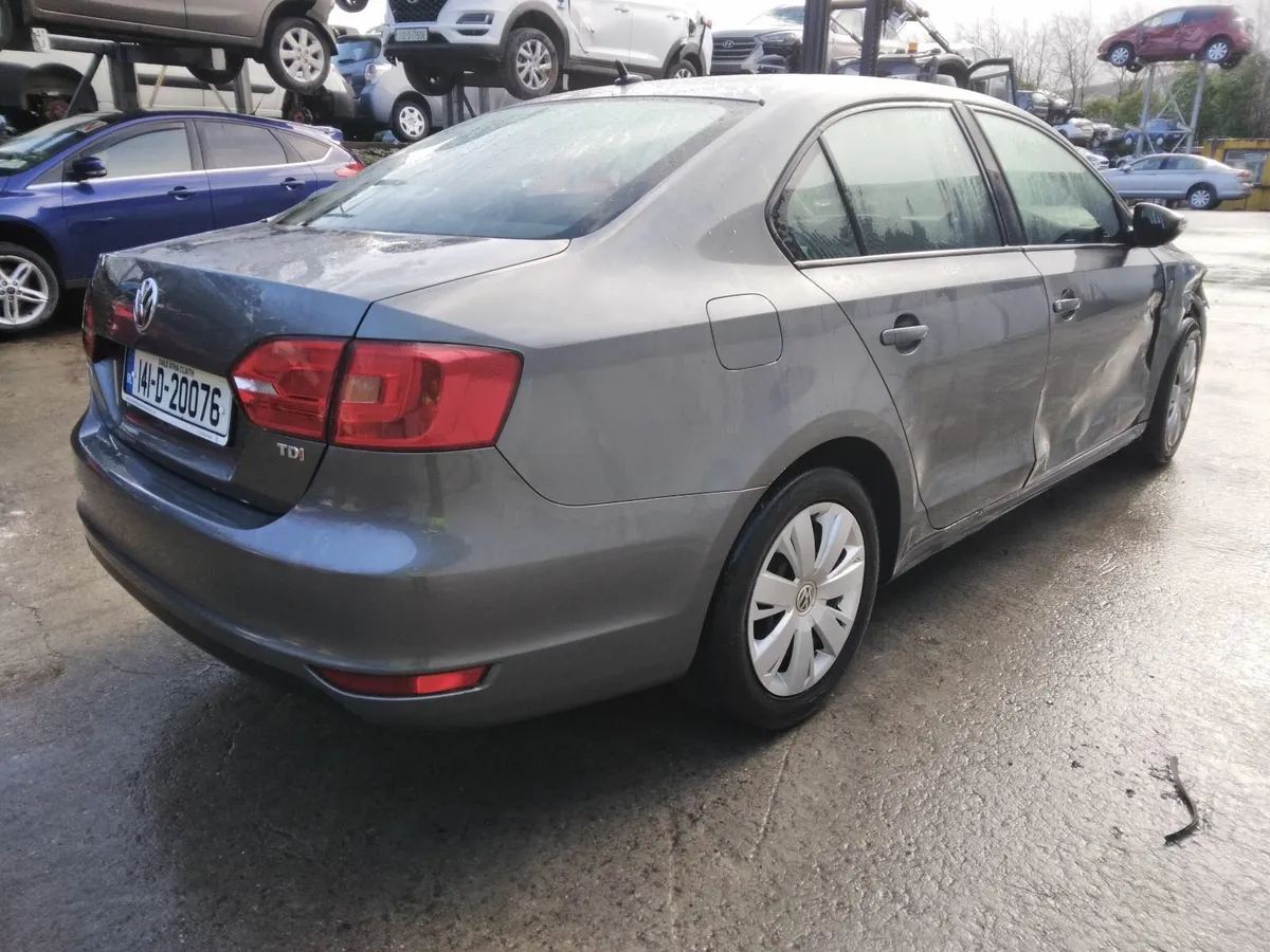 2014 VW Jetta 1.6 TDI Damaged - Image 3