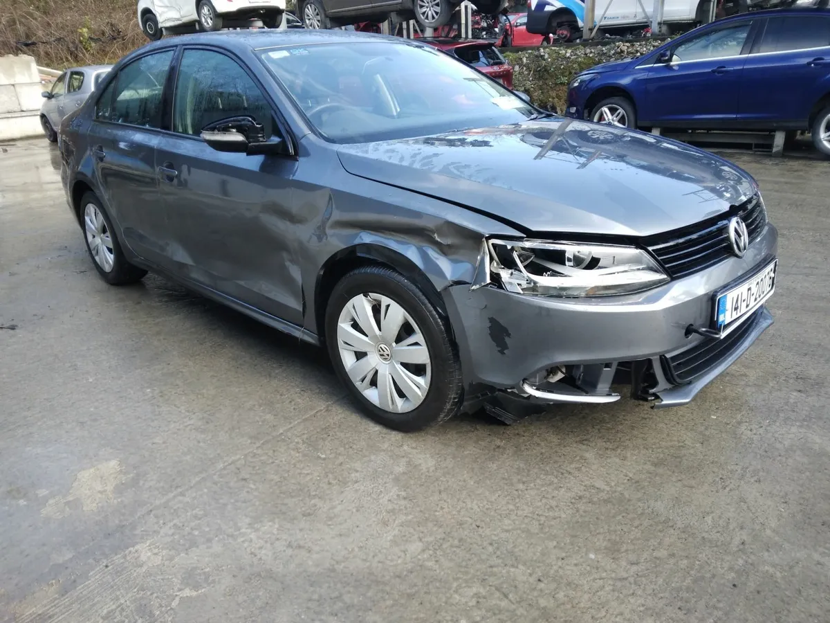 2014 VW Jetta 1.6 TDI Damaged - Image 1