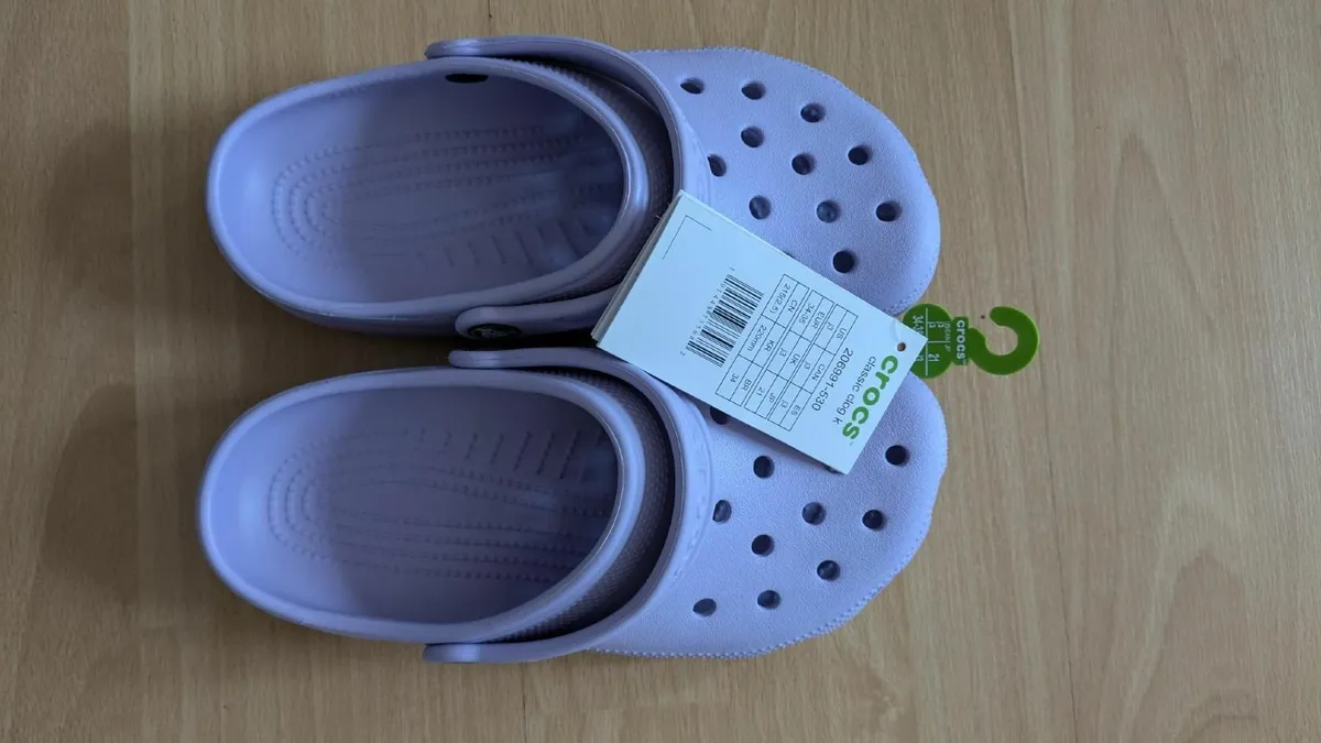 CROCS BRAND NEW - Image 2