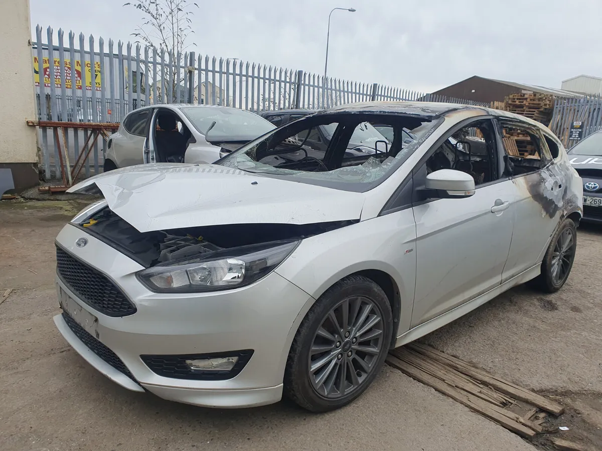 18 FORD FOCUS  1.0 ST-LINE ECOBOOST FOR BREAKING - Image 1