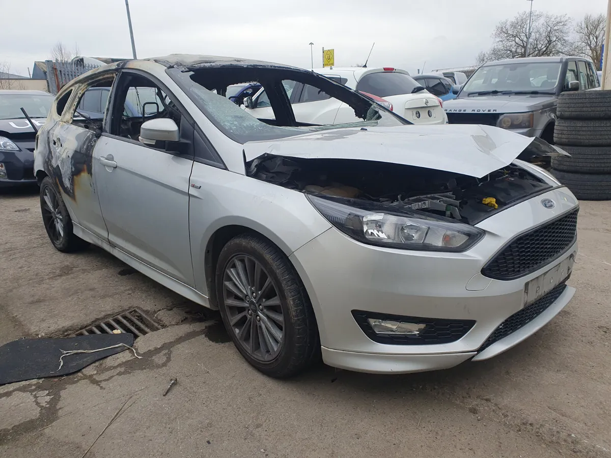 18 FORD FOCUS  1.0 ST-LINE ECOBOOST FOR BREAKING - Image 2