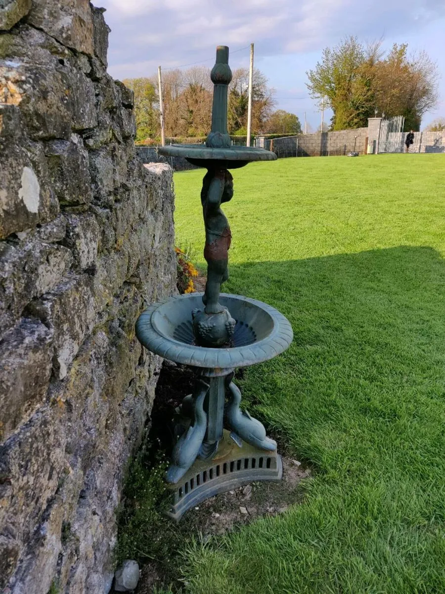 Cast iron fountain - Image 1