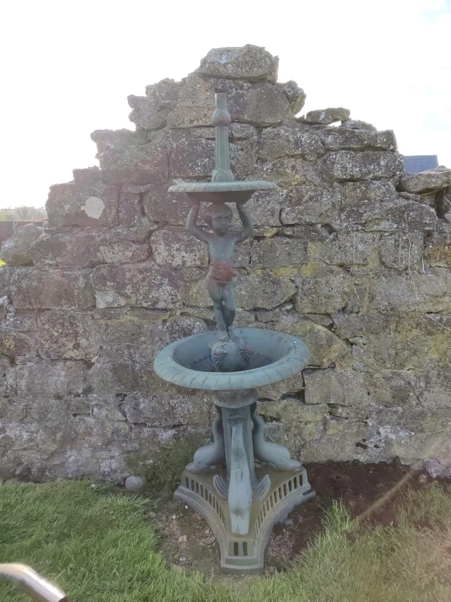 Cast iron fountain - Image 2