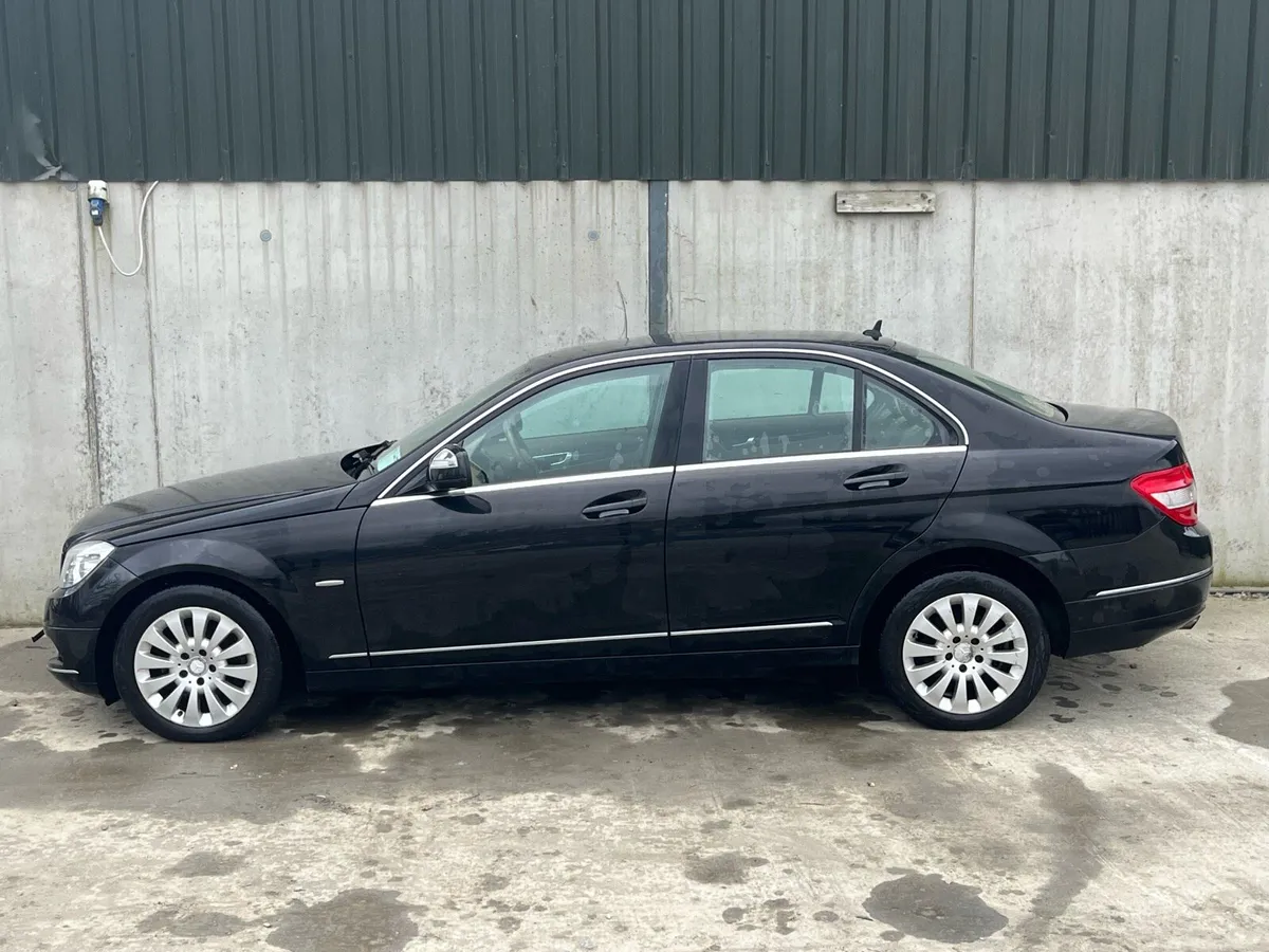 2009 Mercedes C class for parts - Image 3