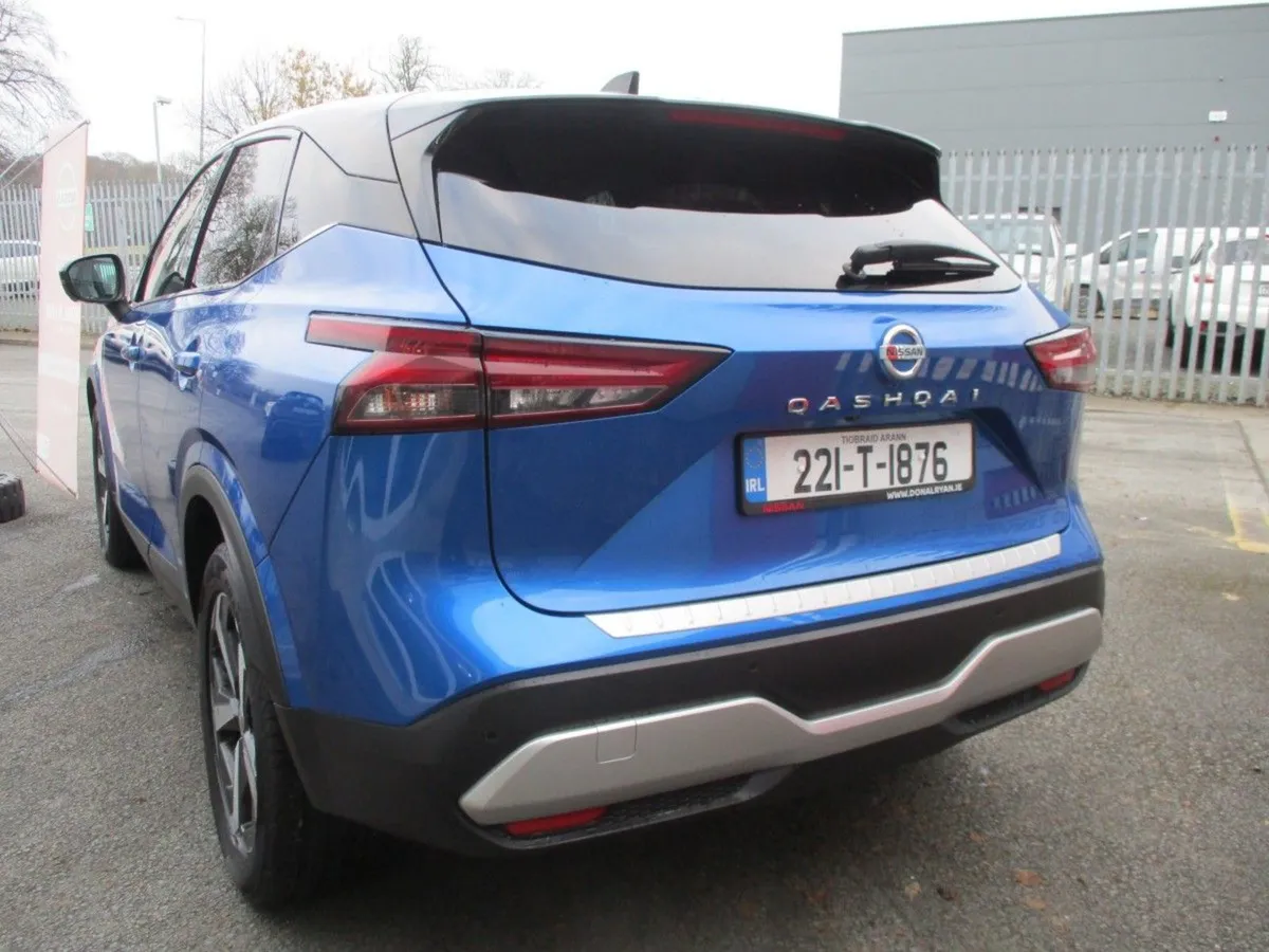 Nissan QASHQAI 1.3 PET Mild Hybrid SV Premium - Image 4