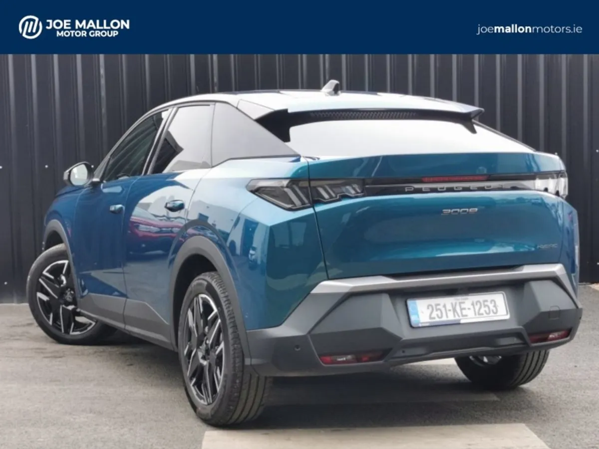 Peugeot 3008 1.2 Hybrid 136bhp Allure. Full Leath - Image 2