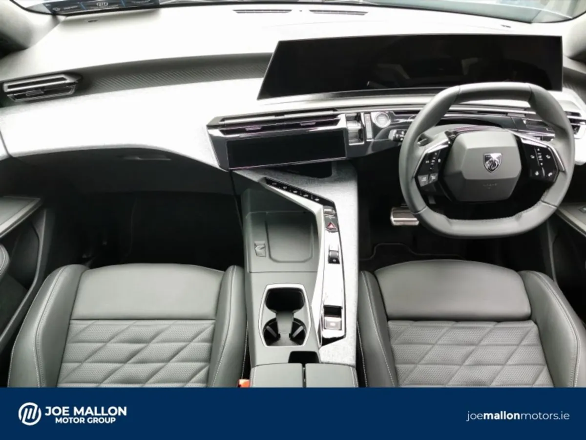 Peugeot 3008 1.2 Hybrid 136bhp Allure. Full Leath - Image 4