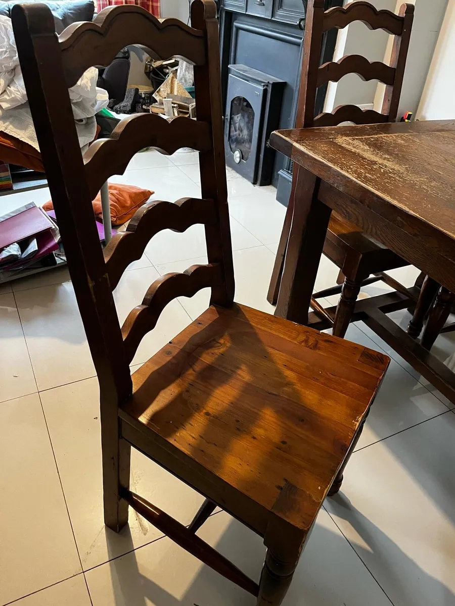 Extendable solid Kitchen table & 6 chairs - Image 3
