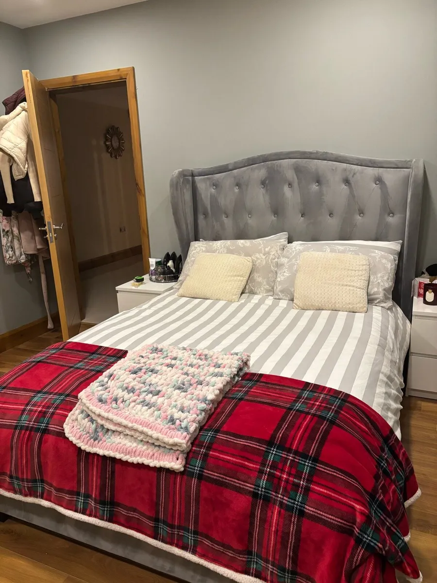 4ft6 double bed - Image 1